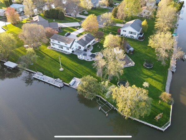 Exterior - Beautiful Waterfront Retreat- Perfect for EAA AirVenture! (Oshkosh)