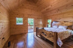 3 bedrooms, iron/ironing board, travel cot, free WiFi