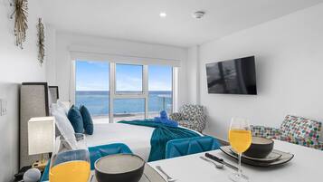 Bügeleisen/Bügelbrett, Reisekinderbett, kostenloses WLAN, Bettwäsche