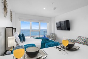 Tabla de planchar con plancha, cuna de viaje y wifi gratis 