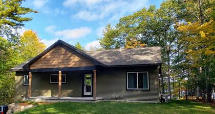 4-Bedroom Lakehouse minutes away from downtown Minocqua