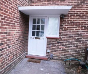 Exterior detail - Harrow Luxury Apartment With Free parking. (South Harrow)