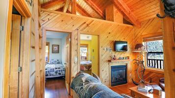 3 室のベッドルーム、アイロン / アイロン台、WiFi (無料)、ベッドシーツ