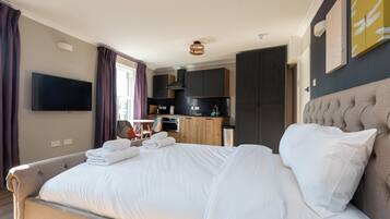 1 bedroom, internet, bed sheets