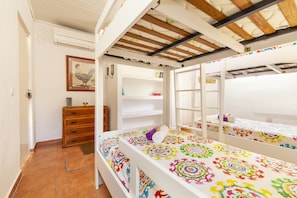 5 slaapkamers, een strijkplank/strijkijzer, gratis wifi, beddengoed