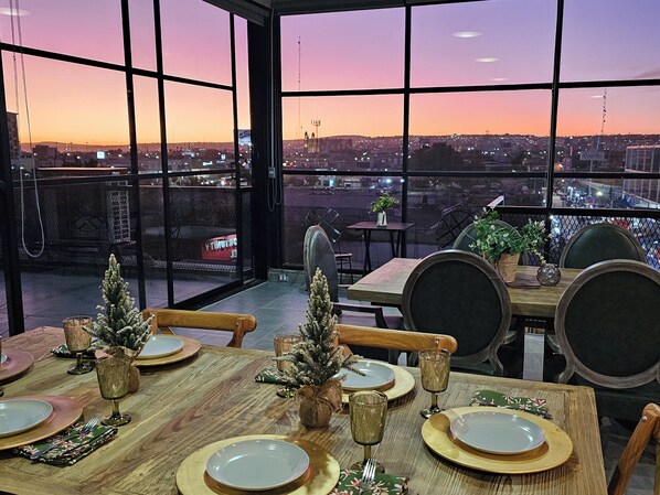 Birthday party area - HOTEL THE ROOF (León)