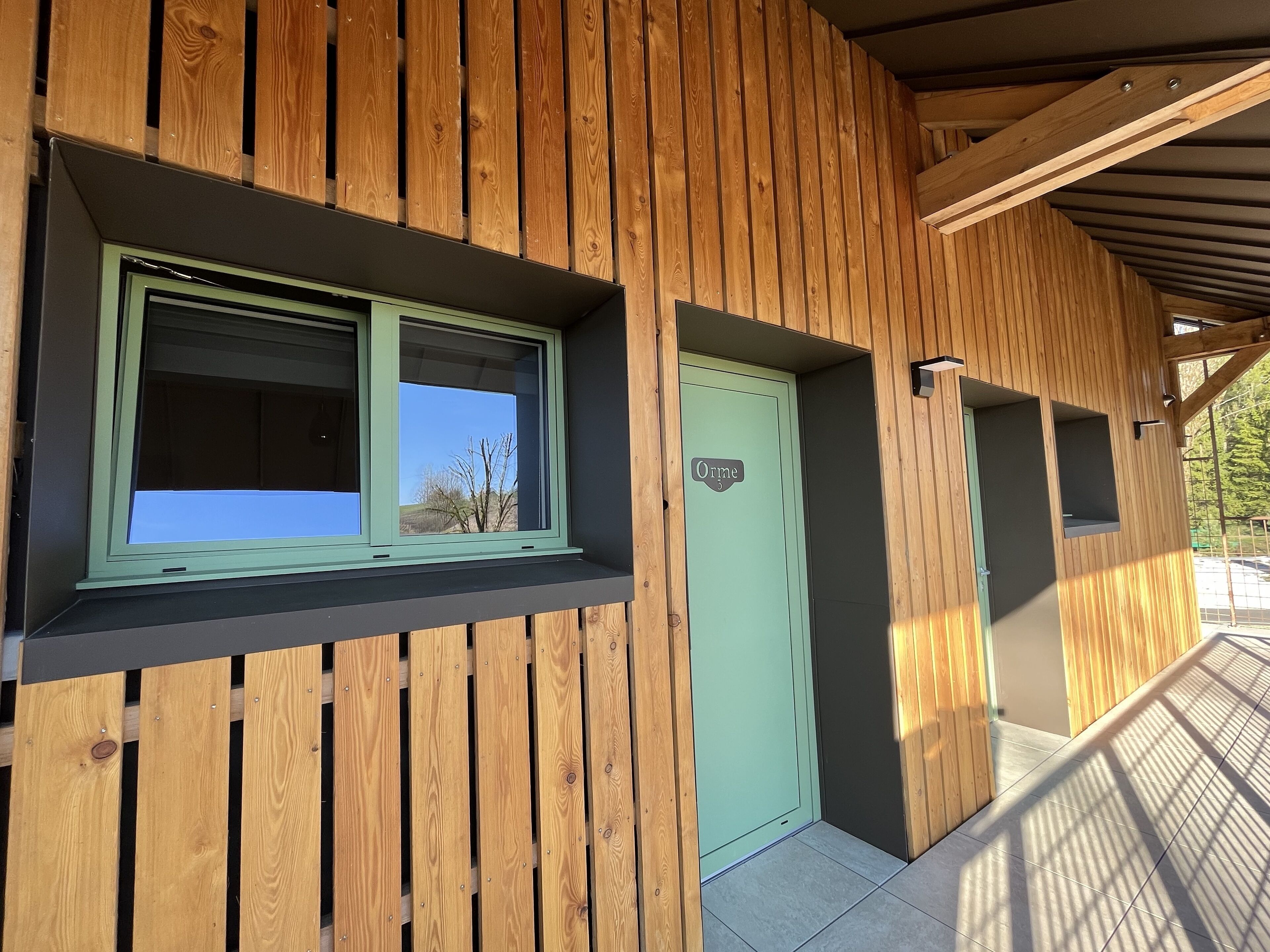 コンフォート ダブルルーム | 客室ごとに異なる装飾、客室ごとに異なるインテリア、WiFi (無料)、ベッドシーツ