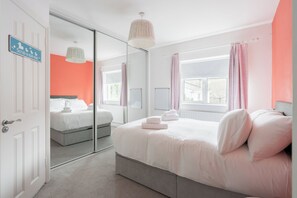 4 bedrooms, Internet, bed sheets - Welcoming 4BD House with Garden in Dublin! (Dublin 6)