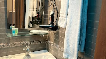 Economy Single Room | Bathroom