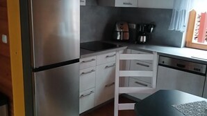 Cafetière/bouilloire, réfrigérateur, four, lave-vaisselle