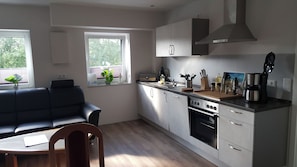 Fridge, oven, dishwasher, coffee/tea maker