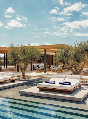 3 outdoor pools