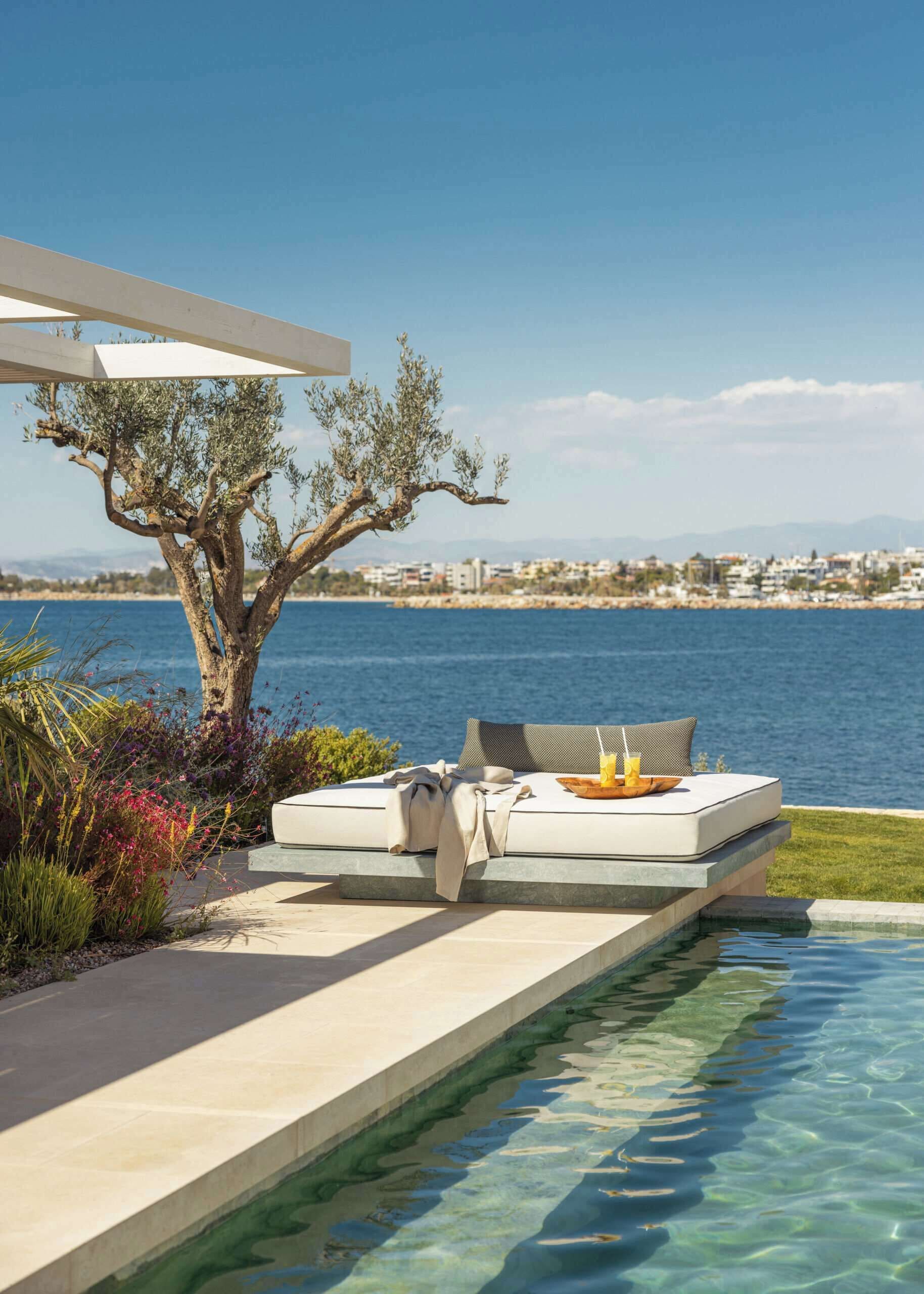 Frigobar, cofres nos quartos, cortinas blackout