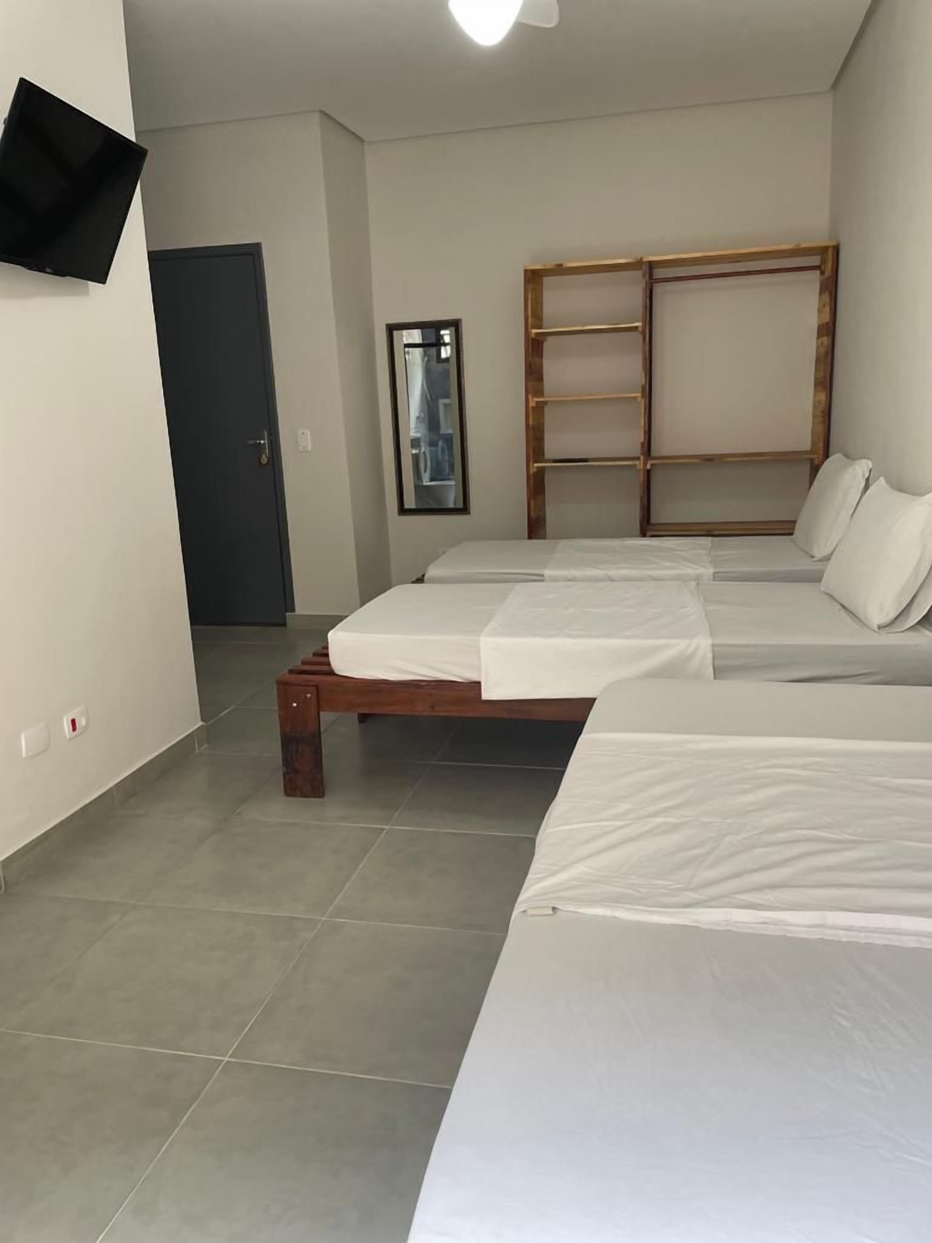 Quarto quádruplo standard | Wi-Fi de cortesia