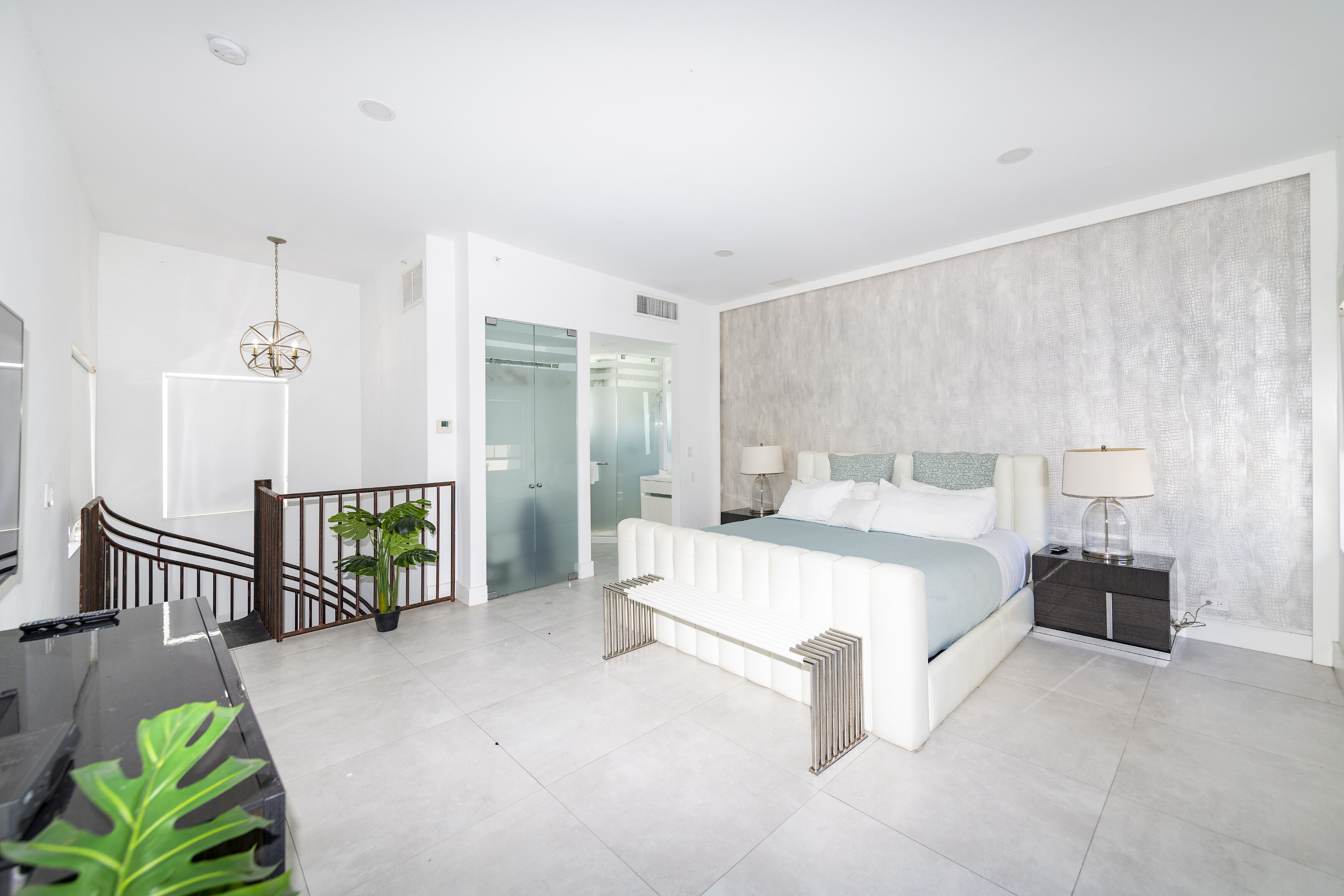 Luxury-Maisonette | Bügeleisen/Bügelbrett, kostenloses WLAN, Bettwäsche