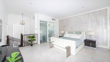 Dúplex de lujo | Tabla de planchar con plancha, wifi gratis y ropa de cama