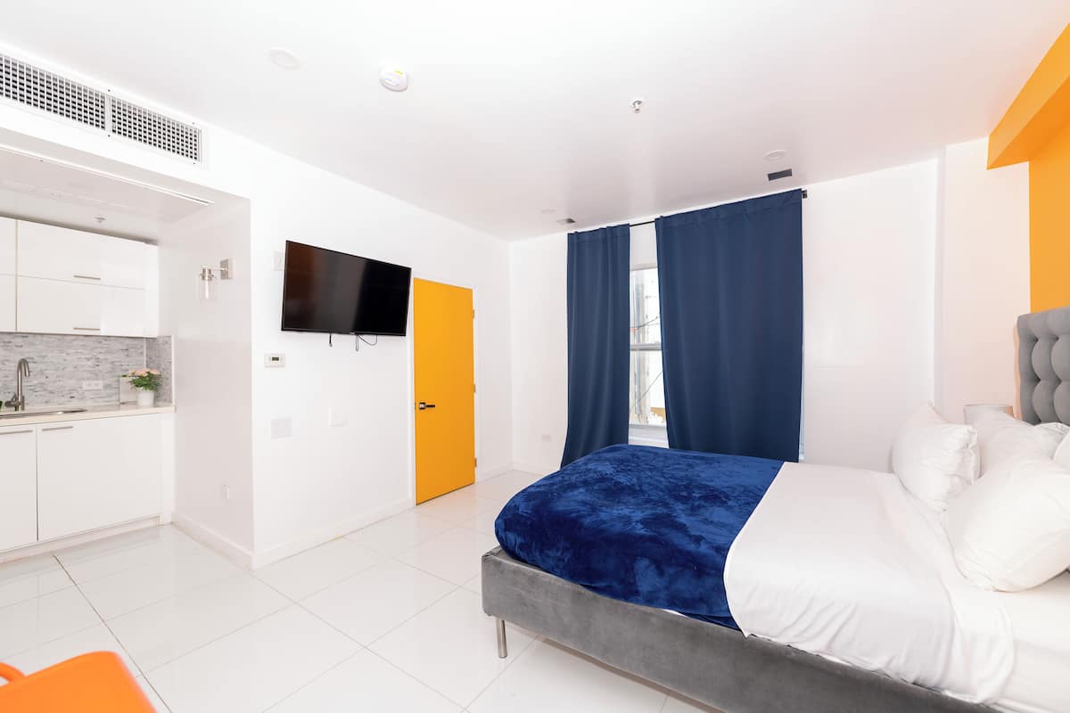 1 chambre, fer et planche à repasser, Wi-Fi gratuit, draps fournis