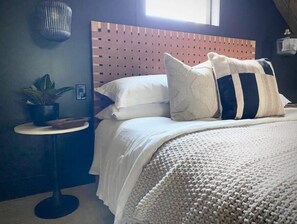 2 bedrooms, iron/ironing board, WiFi, bed sheets - Curated abode w/ close proximity to National Parks (Richfield)
