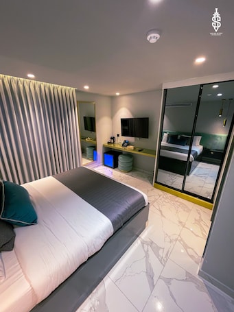 Premium Double Room | Minibar, in-room safe, laptop workspace, blackout drapes. Saladin Boutique Hotel