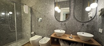 KRYSOS LUXURY ROOMS