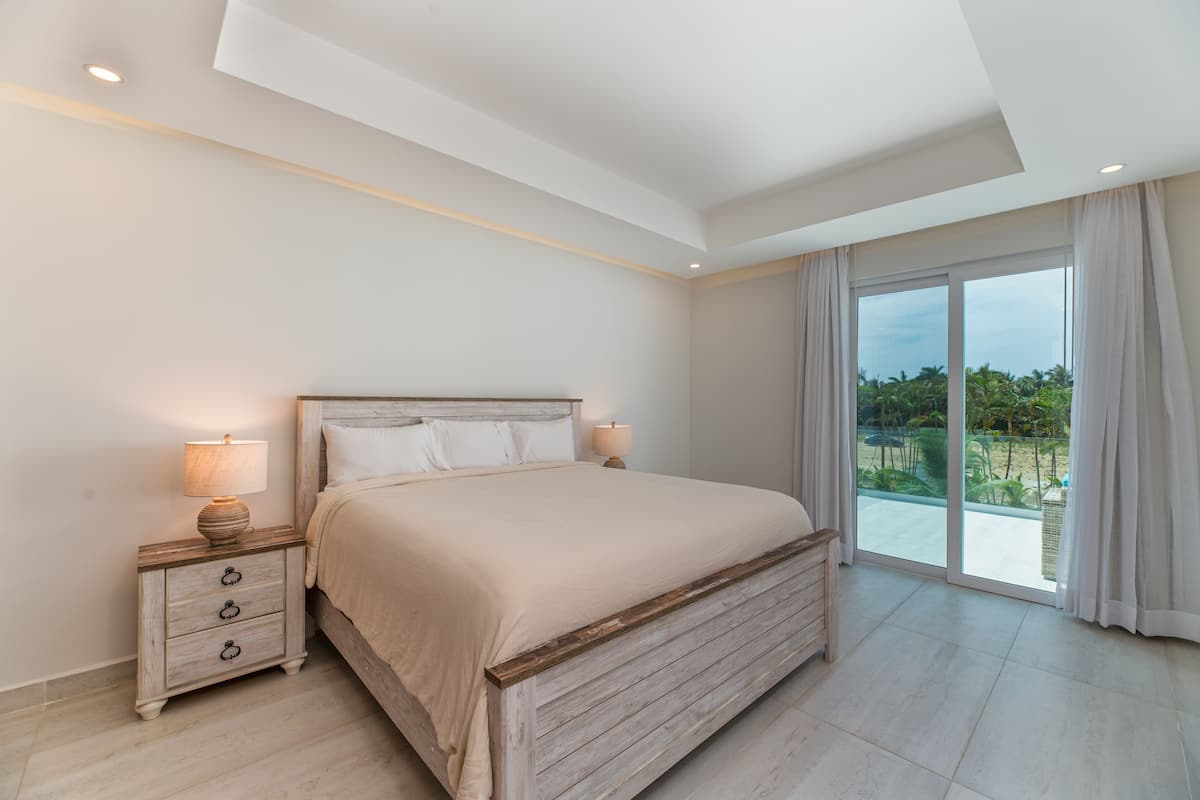 Luxury Villa, 3 Bedrooms, Non Smoking, Pool Access (no terrace, no hot tub) | 3 bedrooms, free WiFi