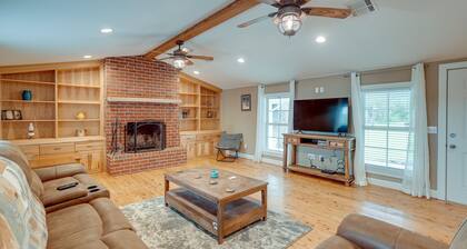 Quiet Marion Getaway with Fireplace!