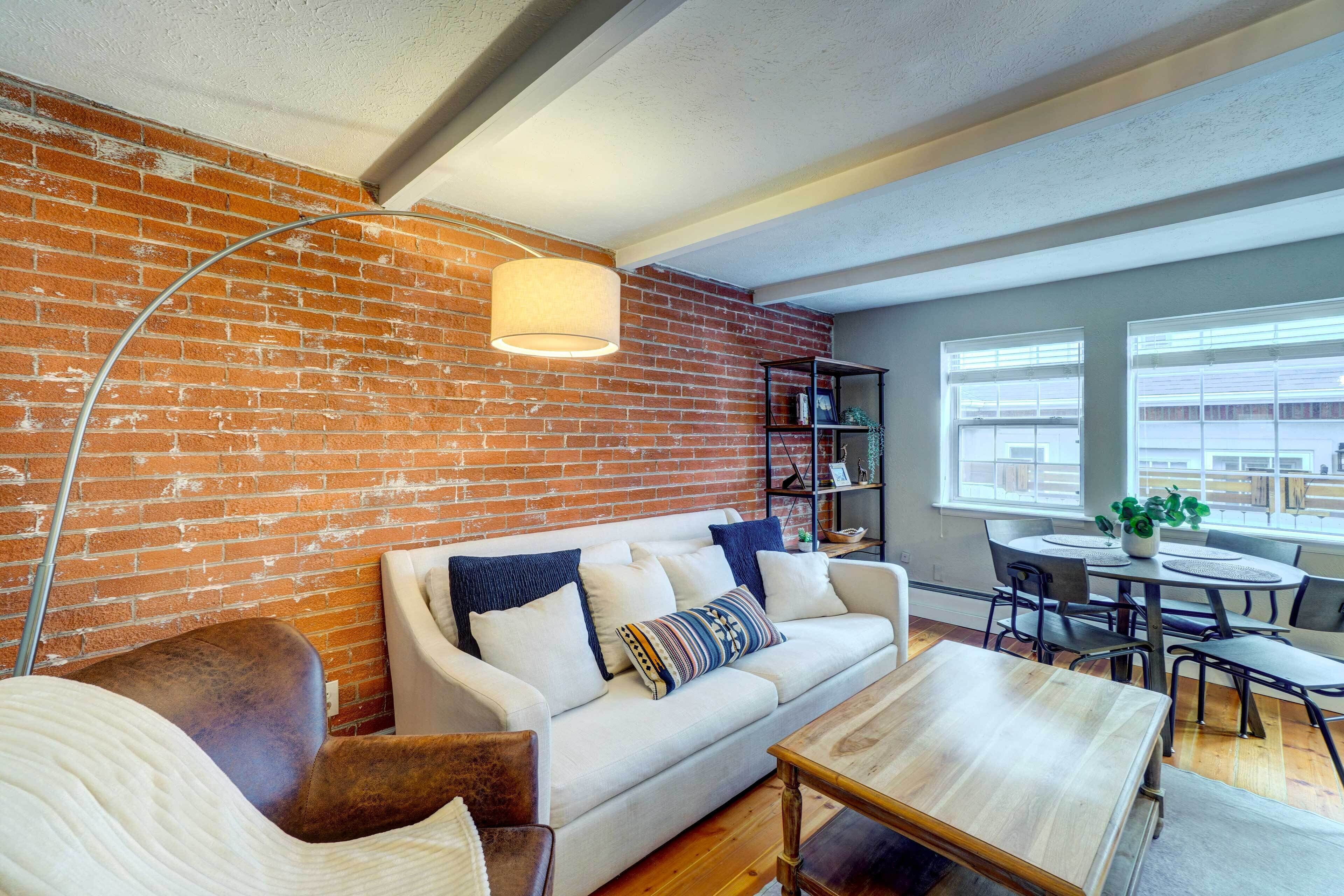Luxe Denver Condo w/ Community Patio & Grill