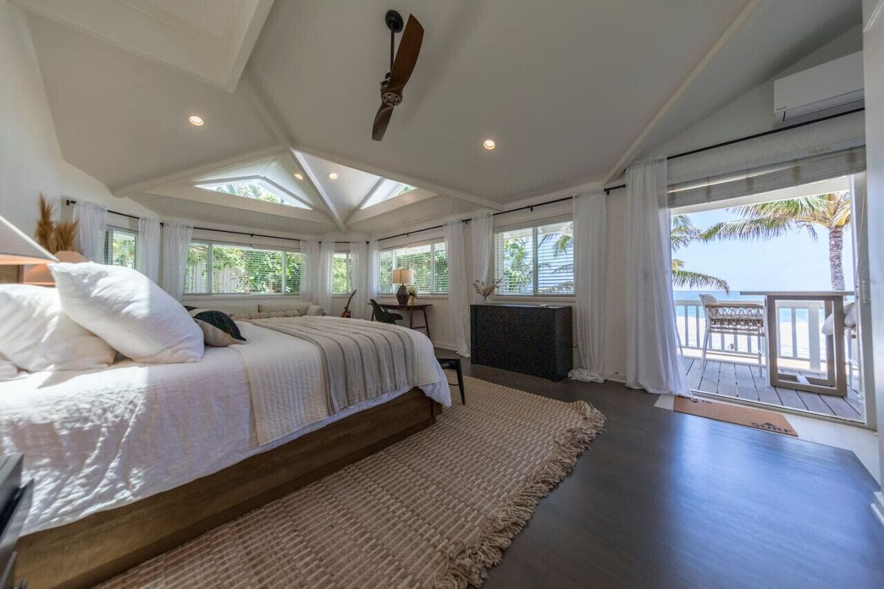 6 bedrooms, desk, iron/ironing board, travel crib