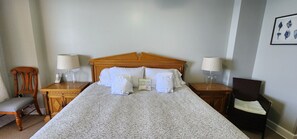 3 Schlafzimmer, Betten mit Memory-Foam-Matratzen, WLAN, Bettwäsche