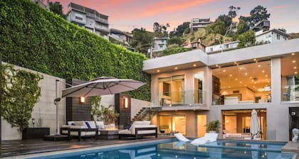 Sunset Heights - Elegant Modern Villa With Beautiful Views in the Hills