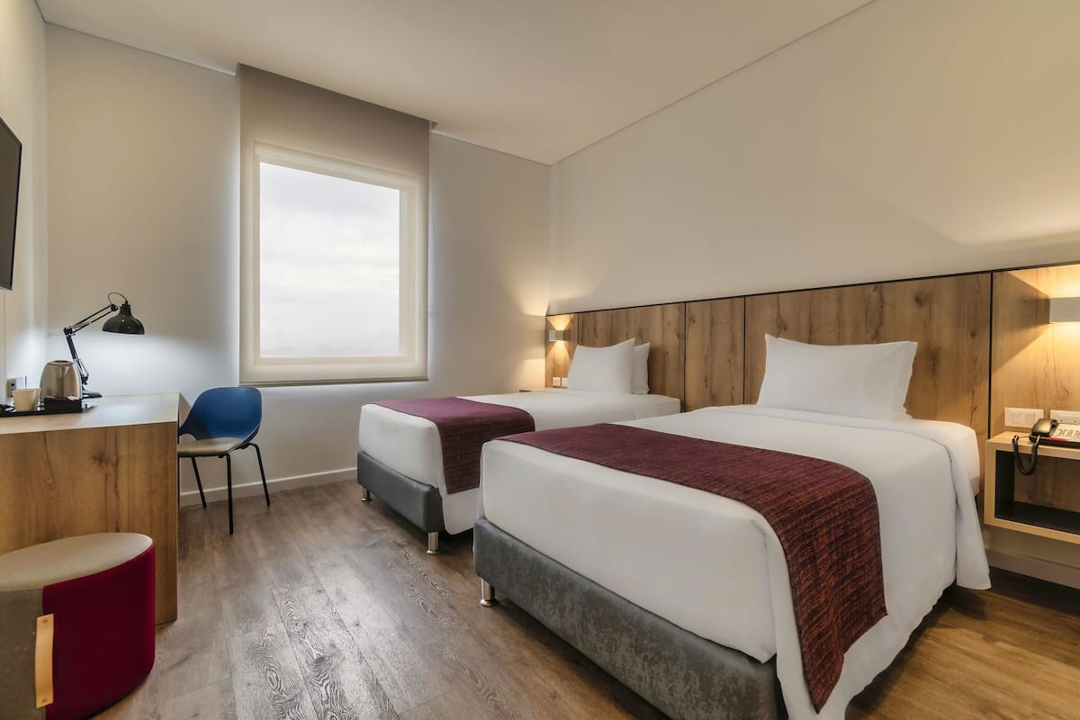 twin room | 1 bedroom, in-room safe, desk, laptop workspace