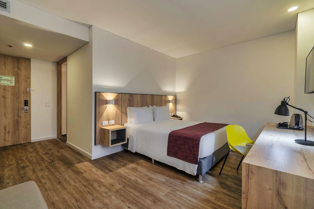 superior room | 1 bedroom, in-room safe, desk, laptop workspace