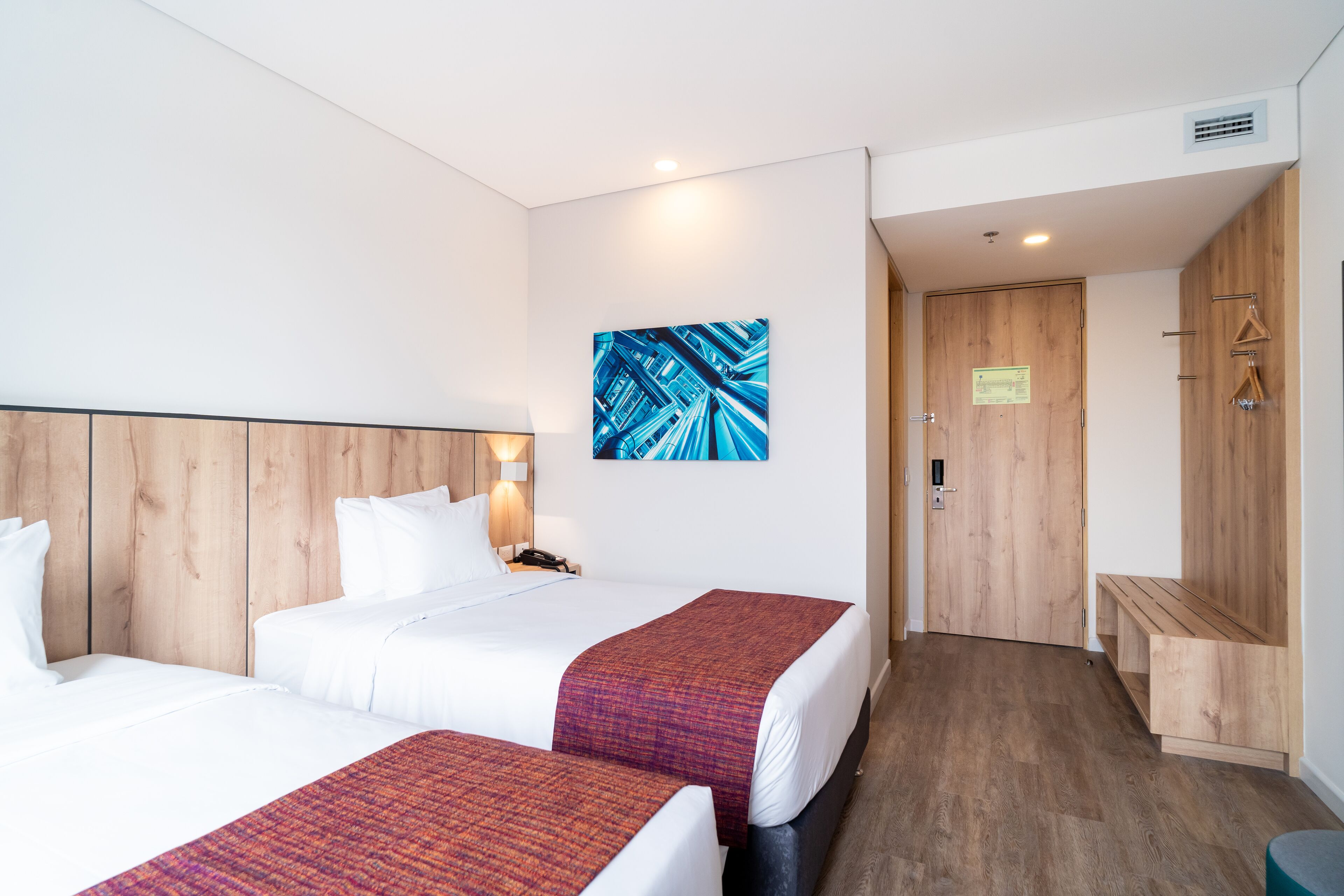 twin room | 1 bedroom, in-room safe, desk, laptop workspace