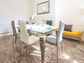 Cottage | Interior - Anandom (Blackpool)