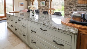 Máy rửa bát, dụng cụ nấu nướng/bát dĩa/dao nĩa 