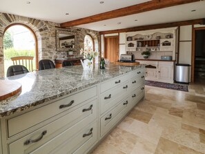 Lava-louças, talheres/pratos/utensílios de cozinha