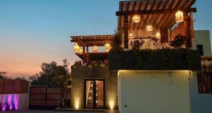 SUITE WITH JACUZZI AND PRIVATE TERRACE IN PYRAMIDS