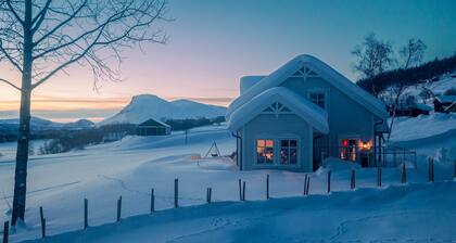 Cozy idyllic in scenic Lykkja