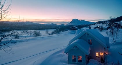 Cozy idyllic in scenic Lykkja