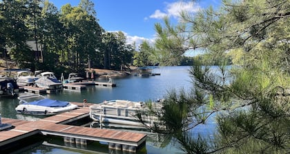 Game Day Lake Retreat - Close to Clemson - Sunset views of Lake Keowee
