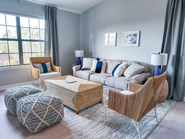 Smart TV, Hulu, books, streaming services