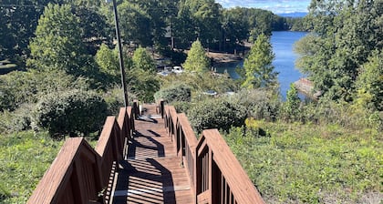 Game Day Lake Retreat - Close to Clemson - Sunset views of Lake Keowee