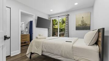 4 slaapkamers, een strijkplank/strijkijzer, beddengoed