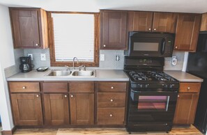 家庭独立别墅, 1 间卧室 | 私人厨房 | 迷你冰箱、微波炉、烤箱、茶具/咖啡用具