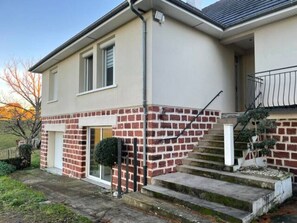 Exterior - Warm & quiet country house (Cosnac)