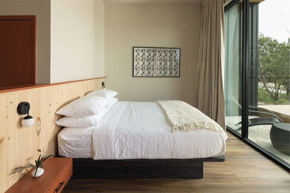 2 bedrooms, premium bedding, individually decorated