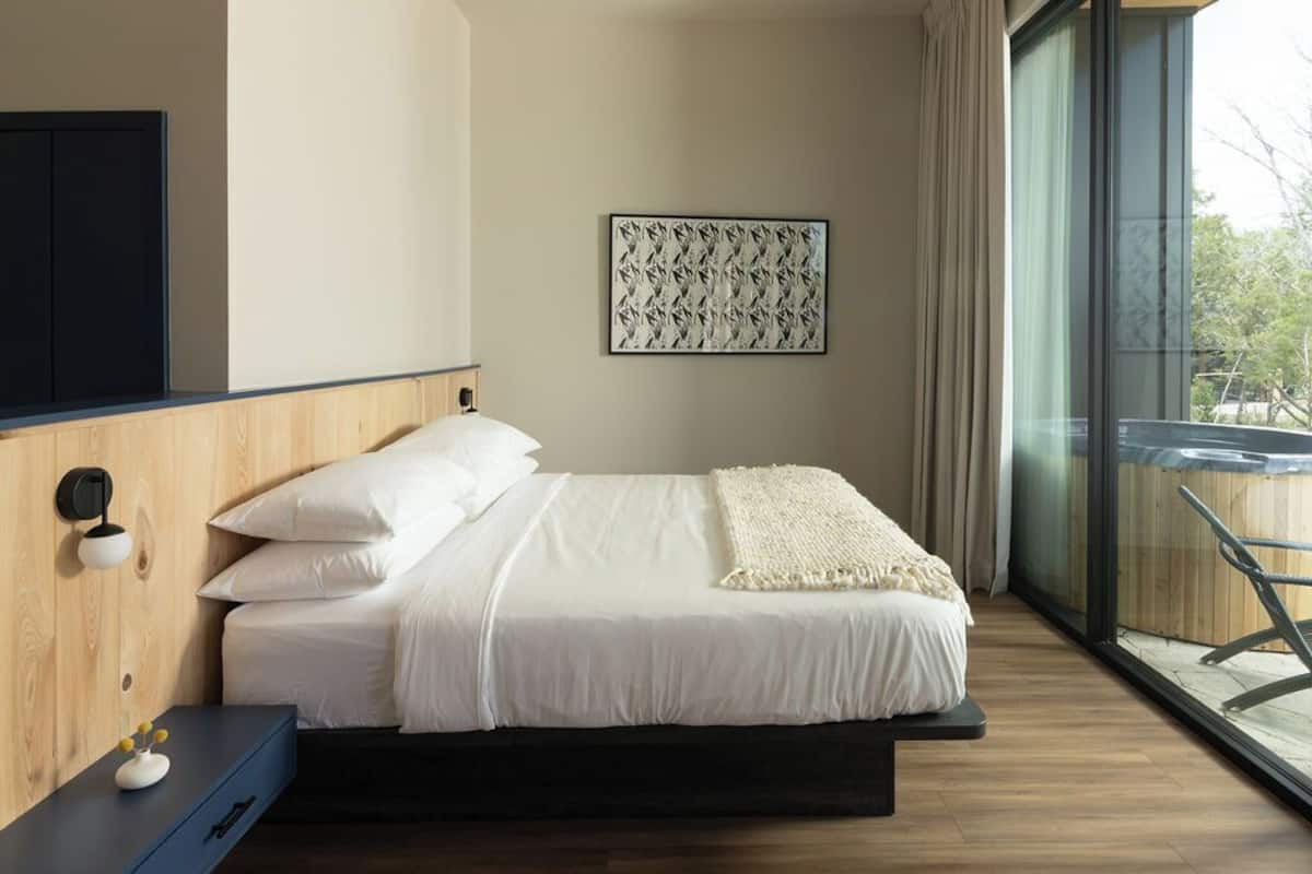 2 bedrooms, premium bedding, individually decorated