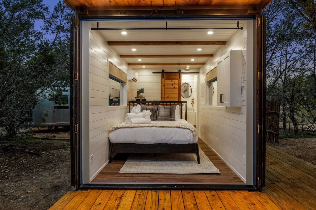 Juniper Haus | Kaliteli yatak takımı, ütü/ütü masası, ücretsiz kablosuz İnternet