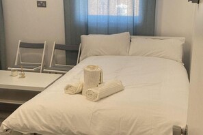 Iron/ironing board, free WiFi - Remarkable 1-bed Studio in London (London)