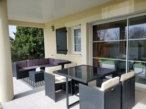 Outdoor dining - Hydrangea, family and friends cottage (Fontenay-le-Comte)